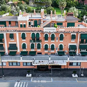 Rex Aparthotel