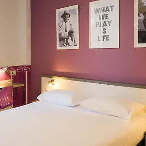Nologo Hotel