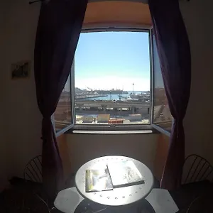 Al Fronte Del Porto Bed & Breakfast